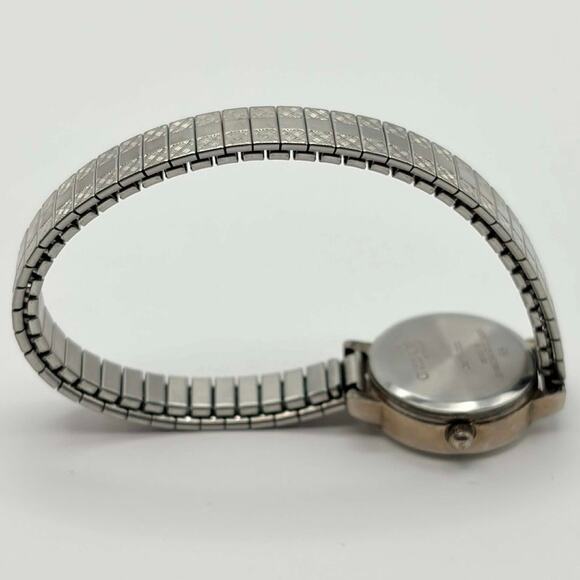 Vintage Silver Timex Watch - Picture 4 of 4